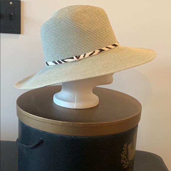 Grey weave women’s hat - Picture 2 of 5